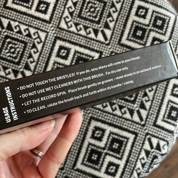 Turntable Lab Carbon Fiber Record Brush - Picture 4 of 4